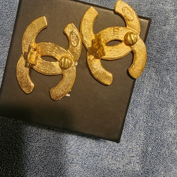 Chanel Earrings - Picture 4 of 4